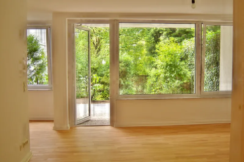 Nach Sanierung: 3-Zimmer-Wohnung mit Sonnenterrasse ~ neue Einbauküche ~ neues Badezimmer — photo 1